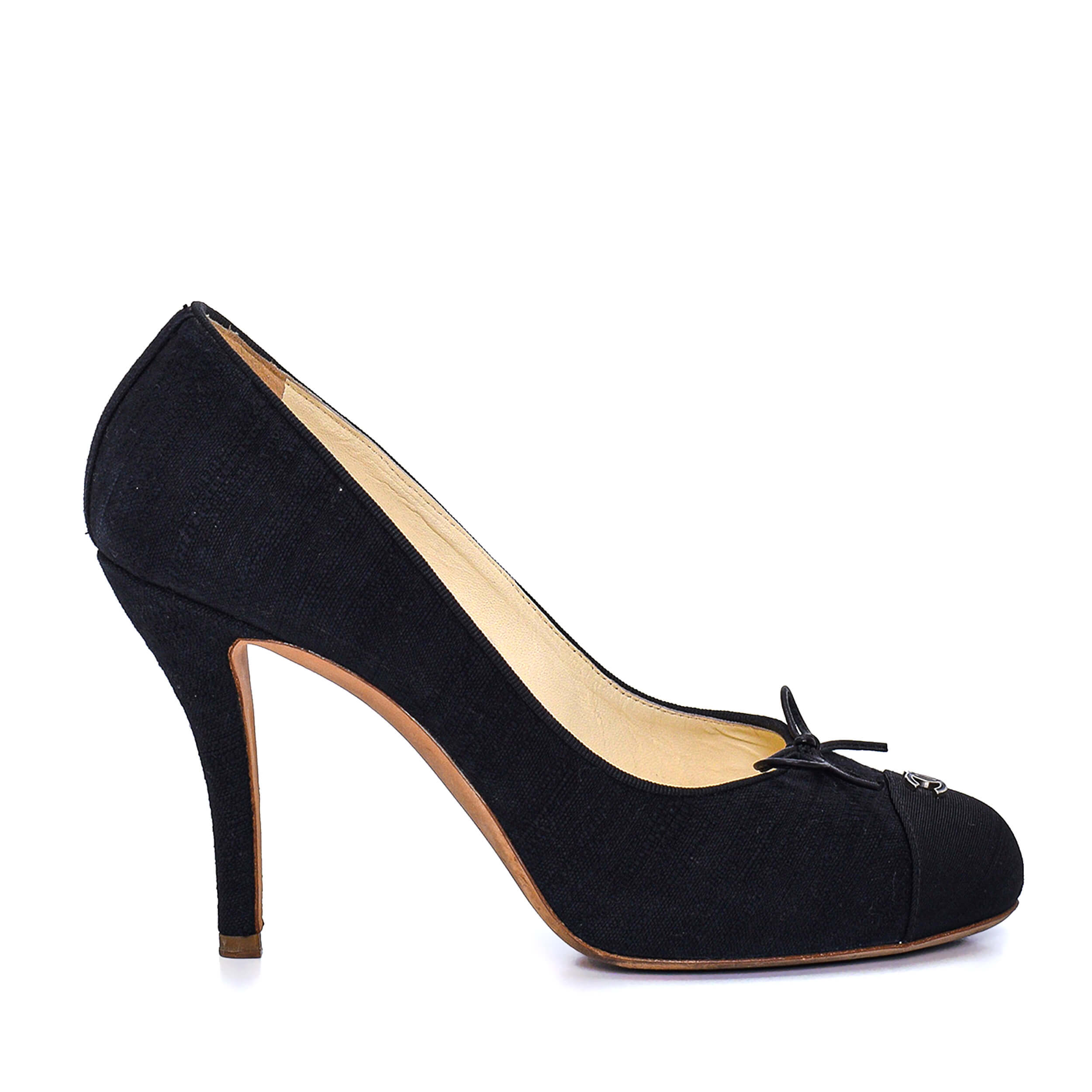 Chanel - Black Fabric CC Ribbon Pumps